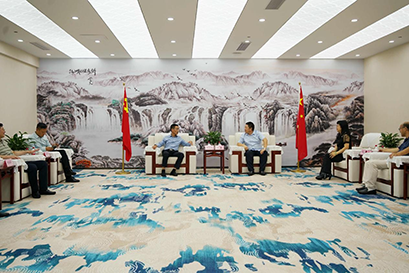 六安市工商聯(lián)黨組成員、副主席姚厚東到訪索威爾公司及公司集團(tuán)總部—聯(lián)合企業(yè)集團(tuán)